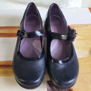 Dansko Black Patent Leather Mary Jane School Shoes Size 37.